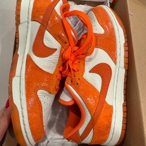 Nike Dunk women cracked Orange and White Sneakers